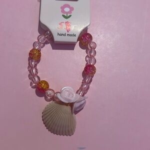 Cute shell bracelet